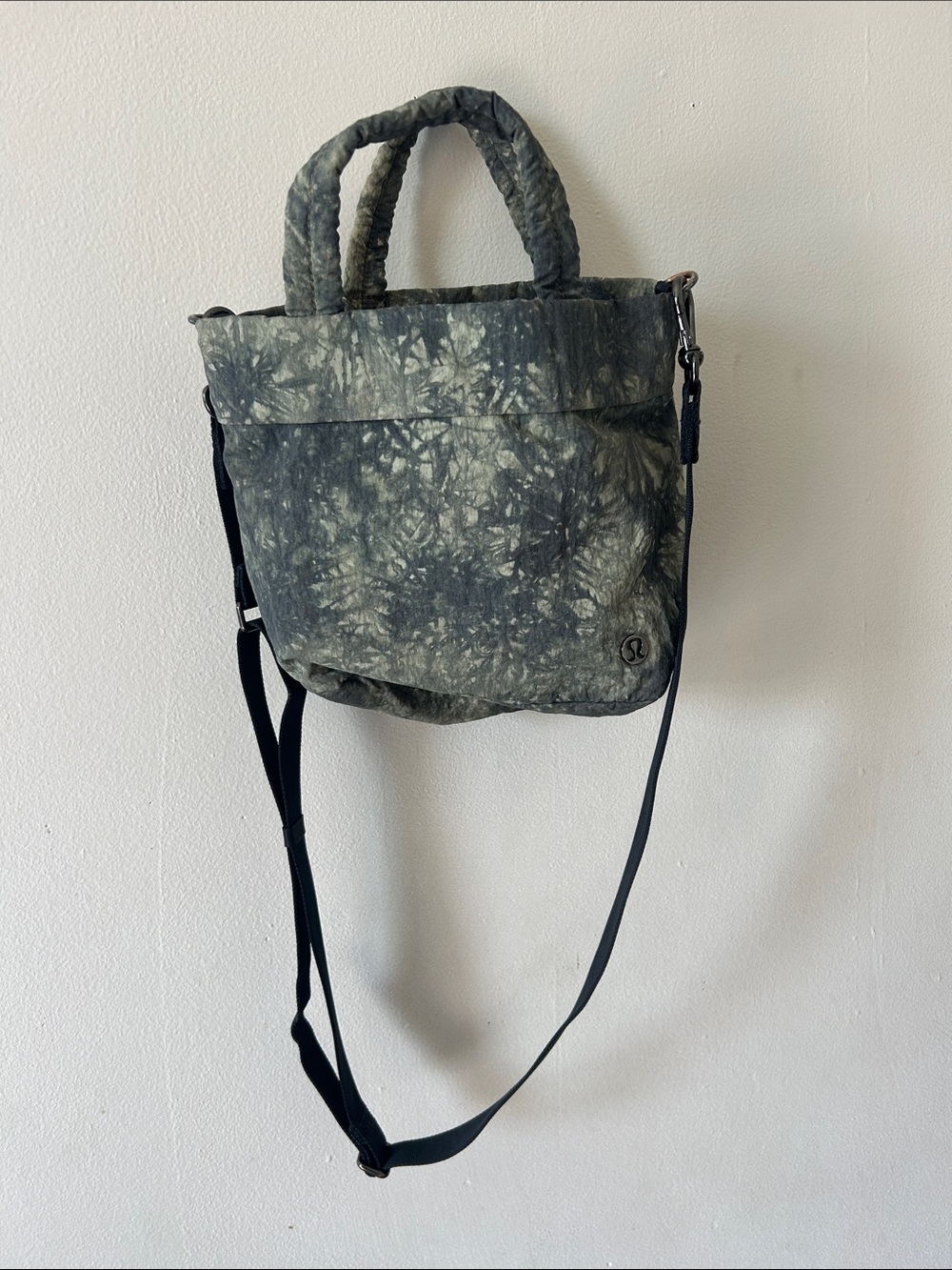 Lululemon on my level bag Olive Tie-Dye Crossbody Tote